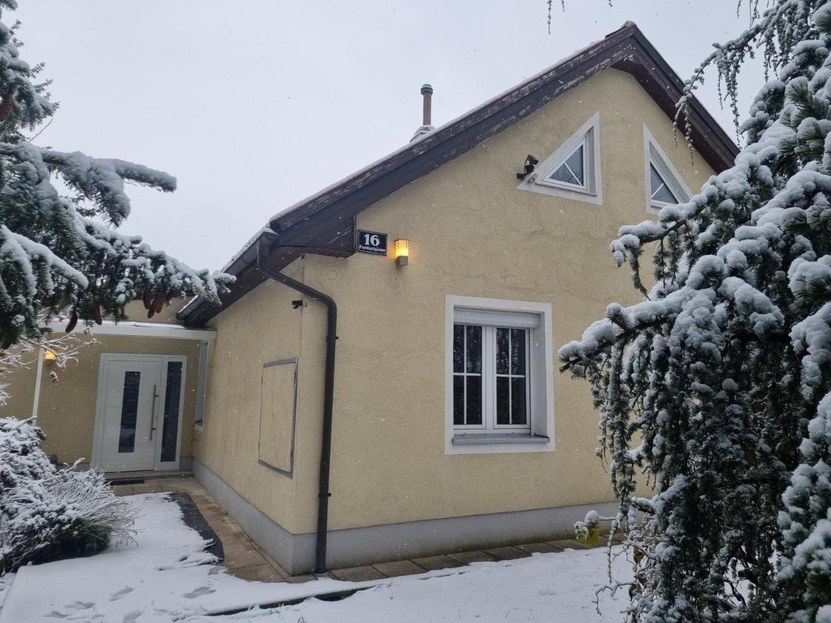 Villa With Private Sauna And Jacuzzi, 8 Min From Schloss Schoebrunn Vienna Exterior photo